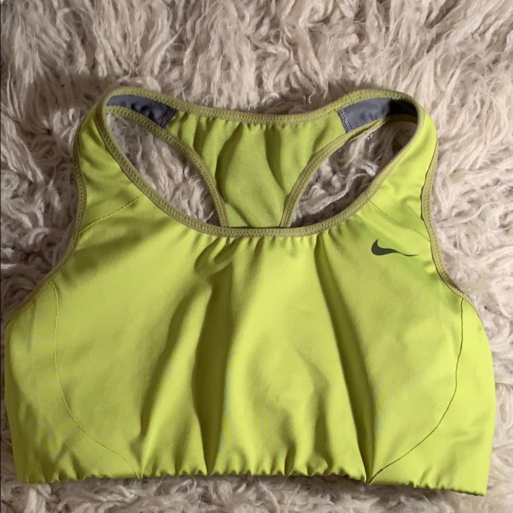 Nike medium support dri-fit sports bra